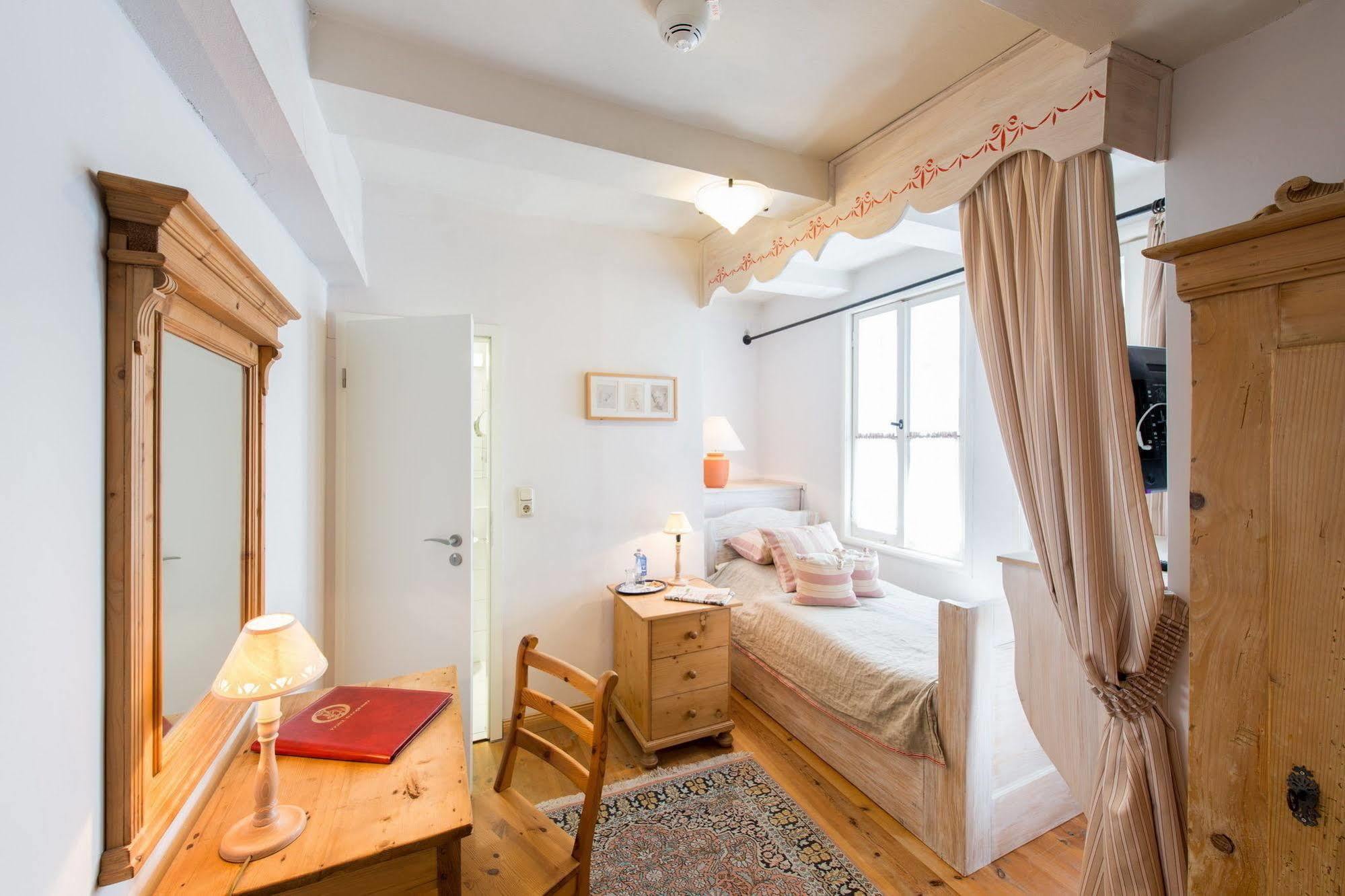 קדלינבורג Hotel Theophano מראה חיצוני תמונה